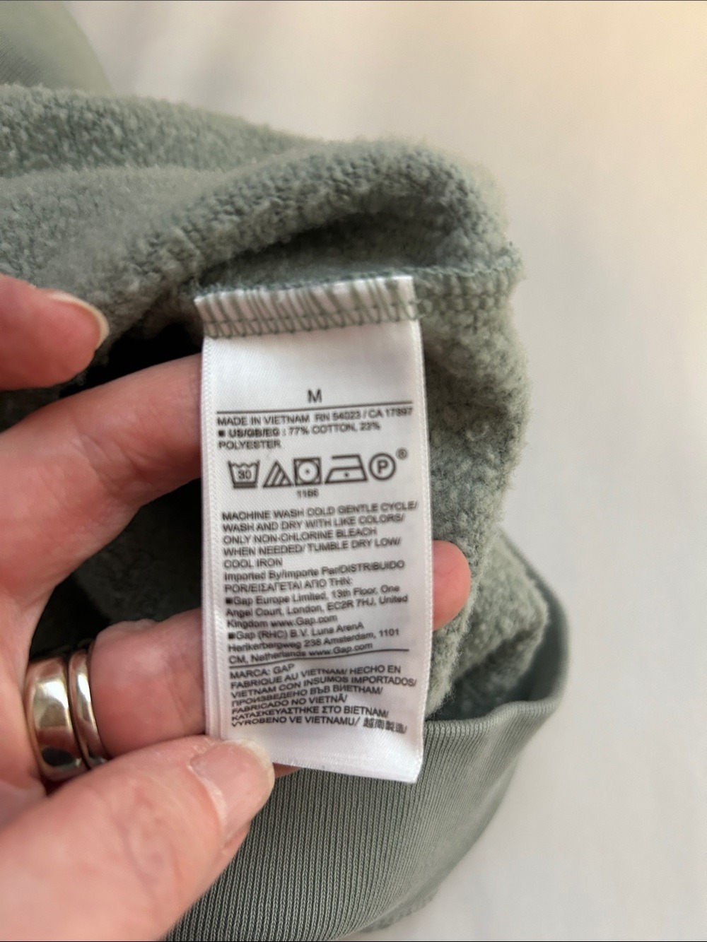 Gap Crewneck Sweatshirt and Joggers Set - Picture 5 of 14